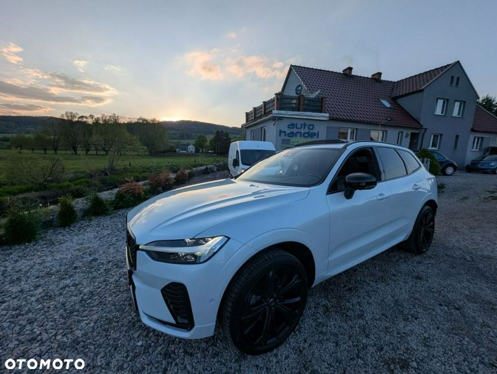 Volvo XC 60 B5 B AWD Plus Dark - 1