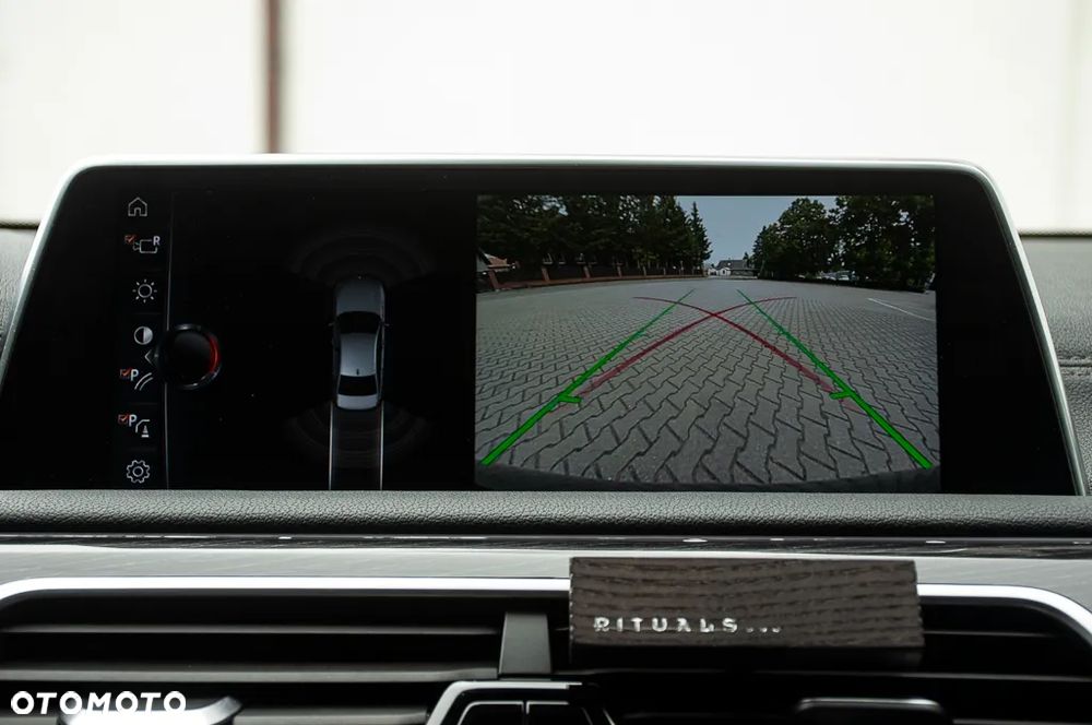BMW Seria 7 730d xDrive - 38