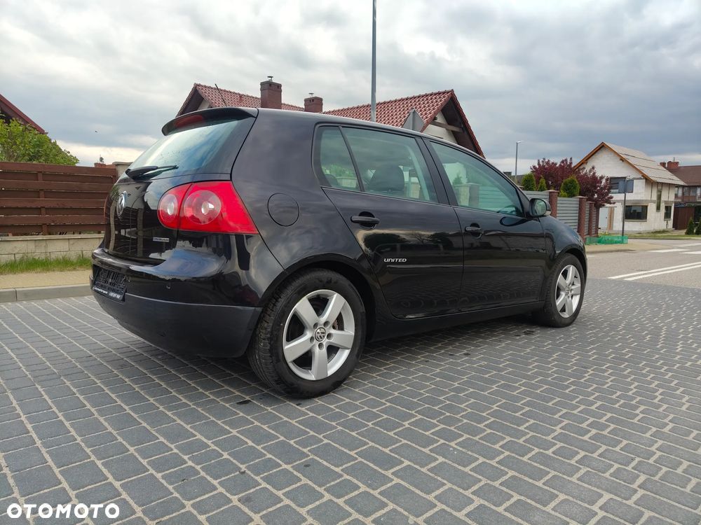 Volkswagen Golf 1.9 TDI DPF United BlueMotion - 9