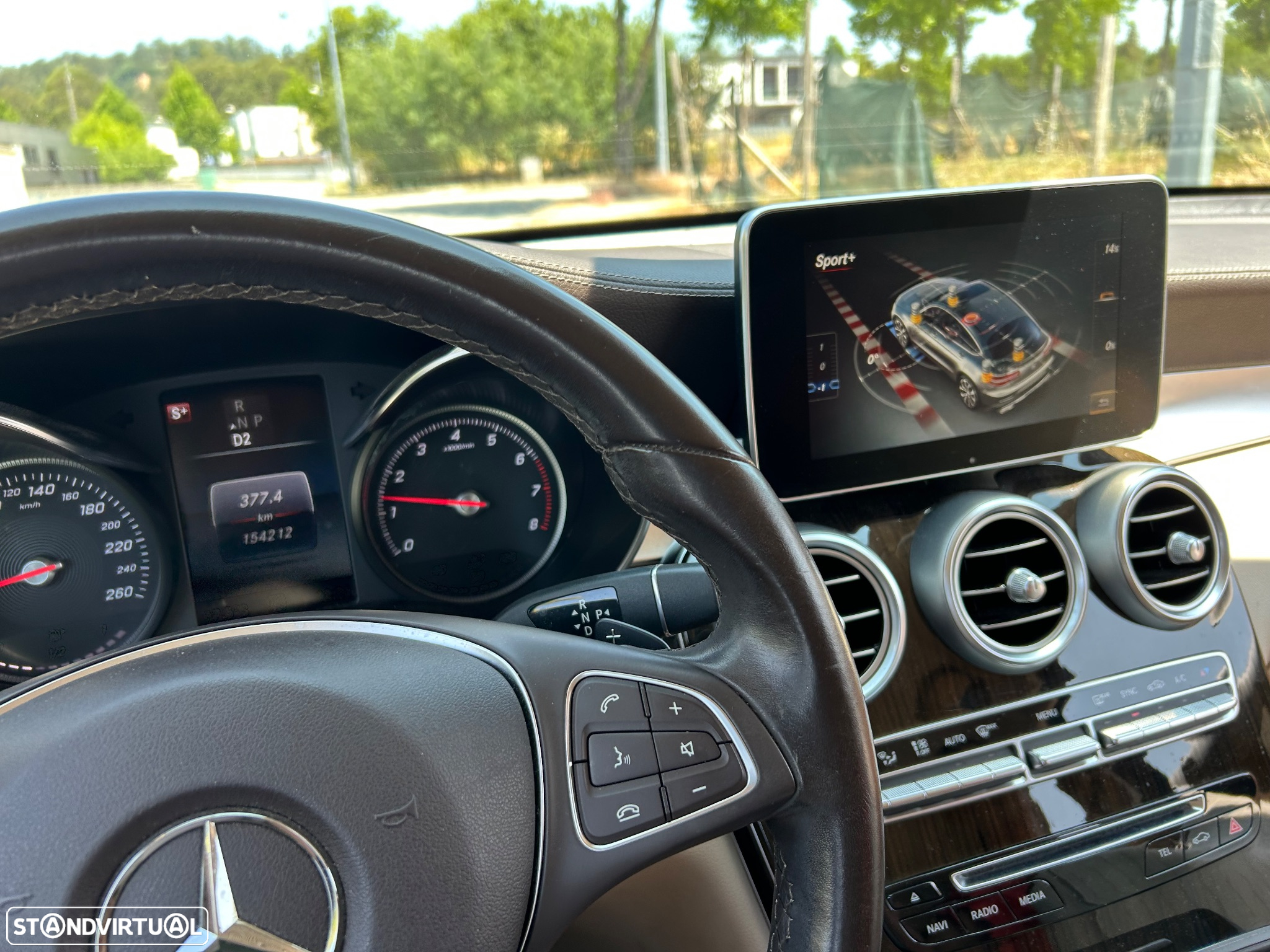 Mercedes-Benz GLC 250 Coupe 4Matic 9G-TRONIC AMG Line - 25
