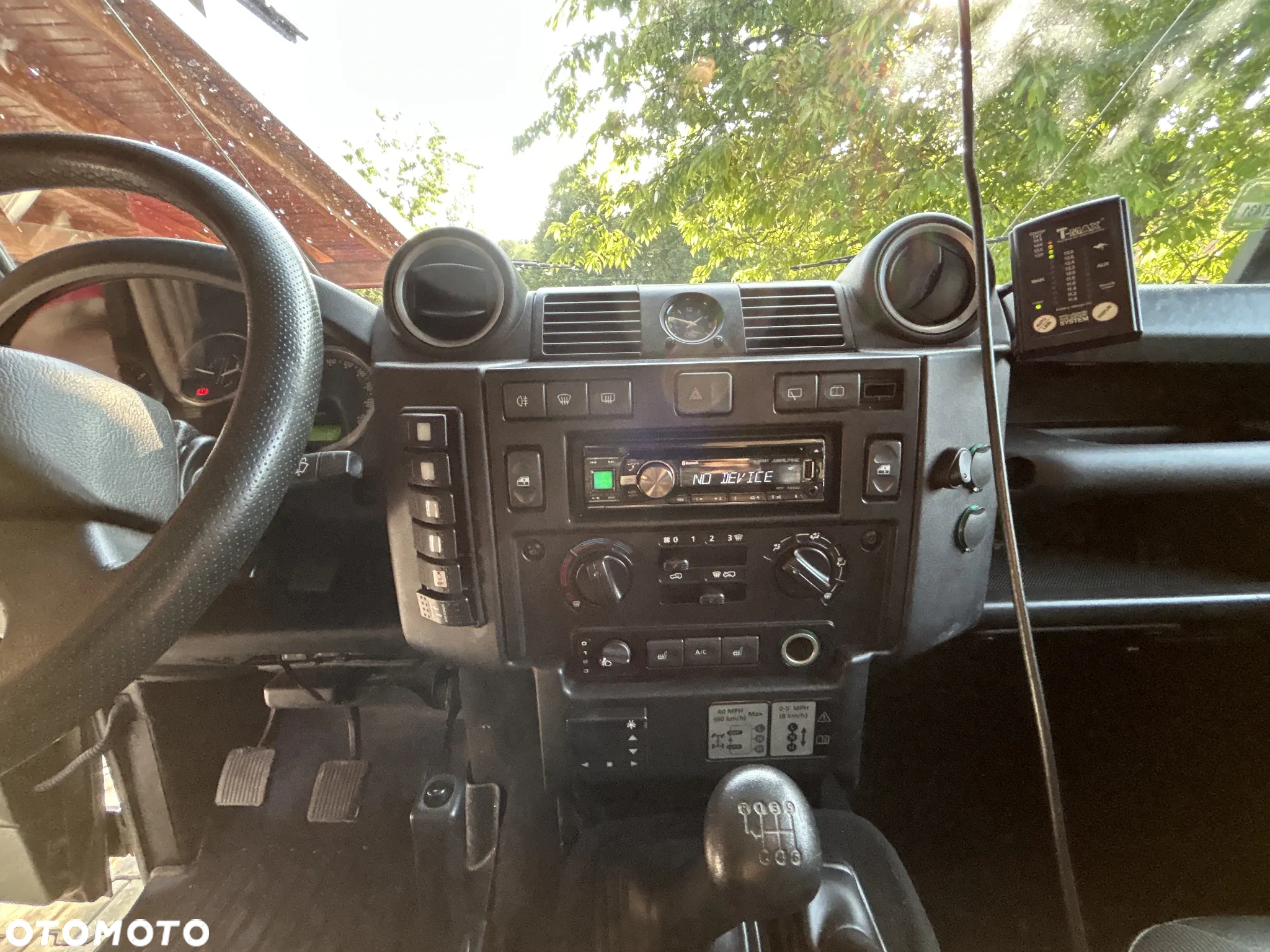 Land Rover Defender 110 2.2 TD4 E Utility - 9