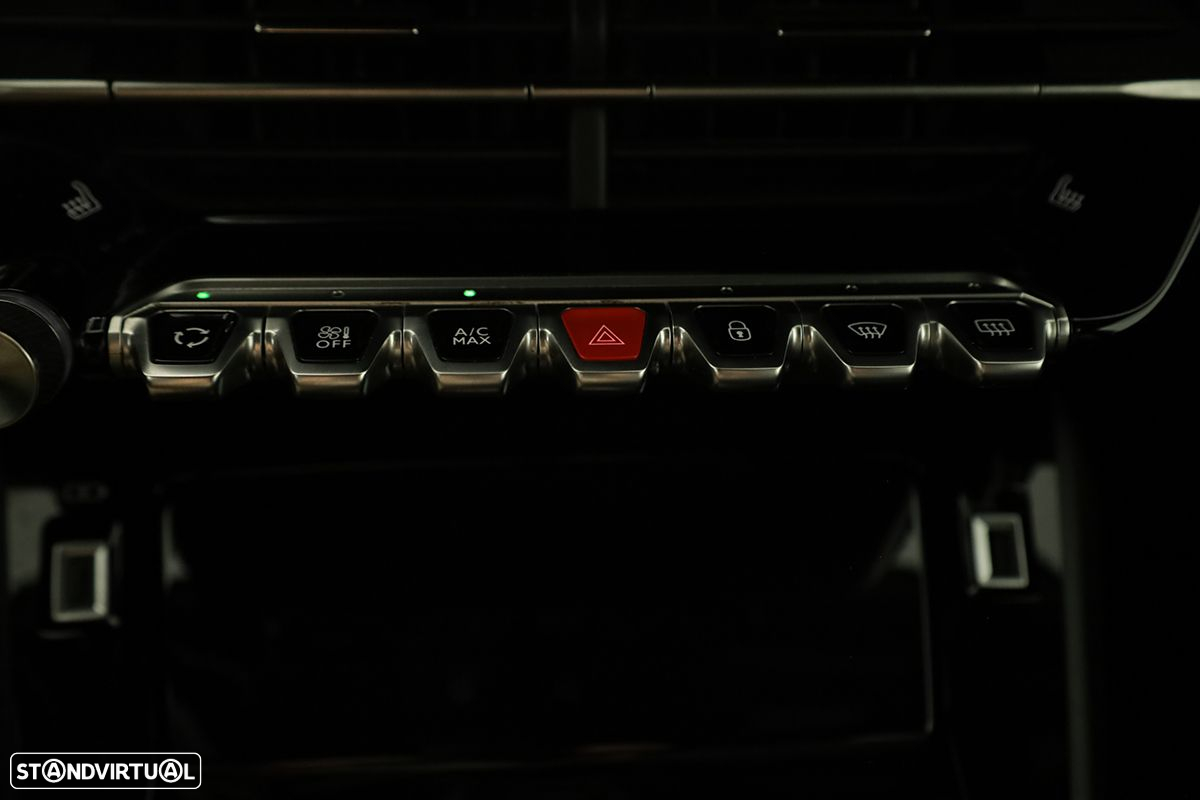 Peugeot 2008 1.2 PureTech GT EAT8 - 11
