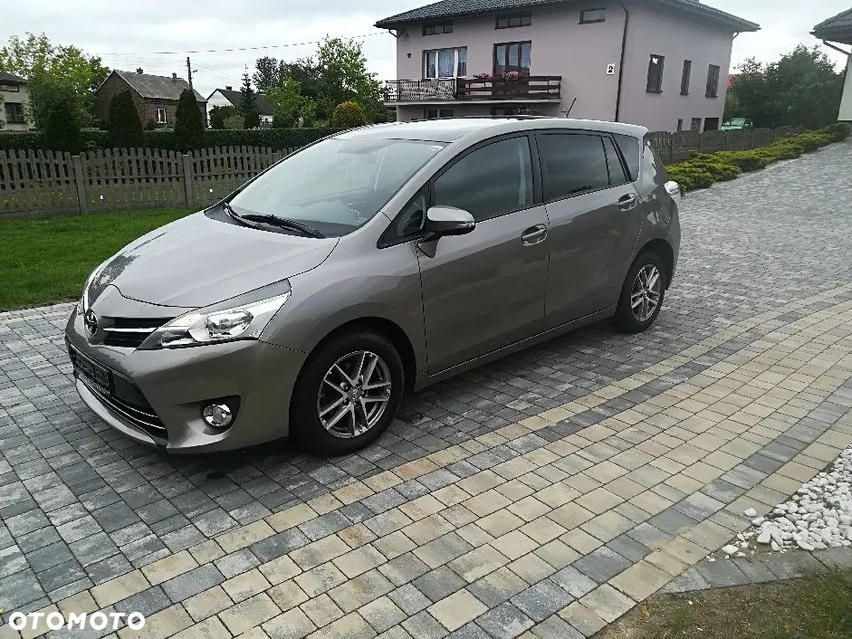 Toyota Verso 1.6 D-4D Premium - 1