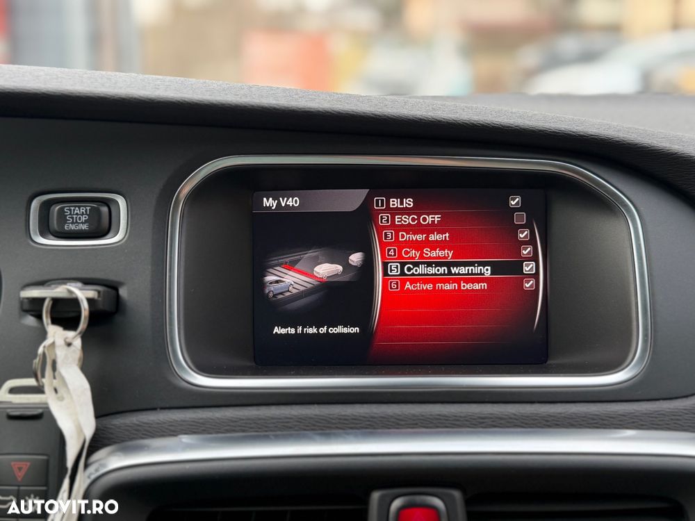 Volvo V40 D4 Geartronic Summum - 32