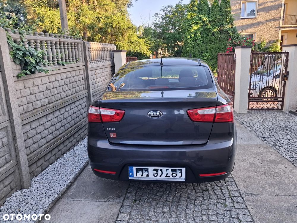 Kia Rio - 5