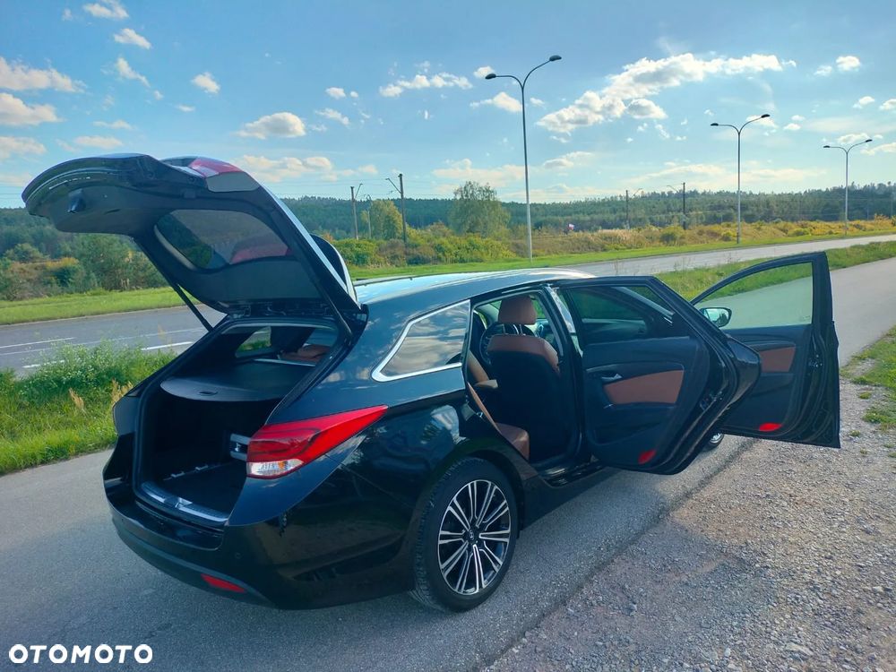 Hyundai i40 Kombi 1.7 CRDi Premium - 11