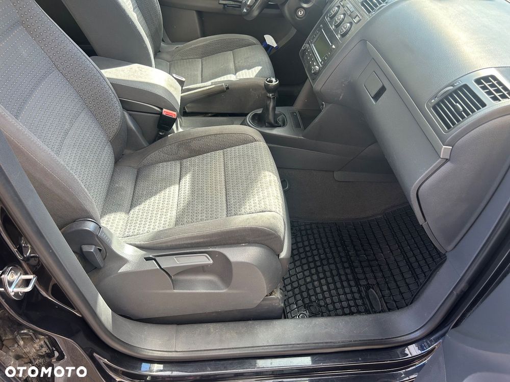 Volkswagen Touran 1.9 TDI Highline - 20