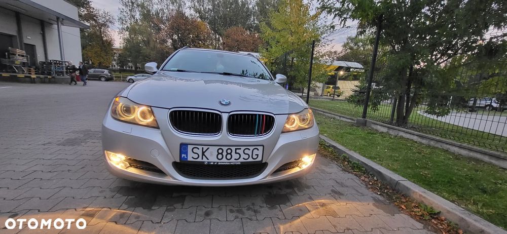 BMW Seria 3 318i - 5