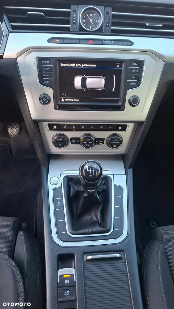 Volkswagen Passat - 17
