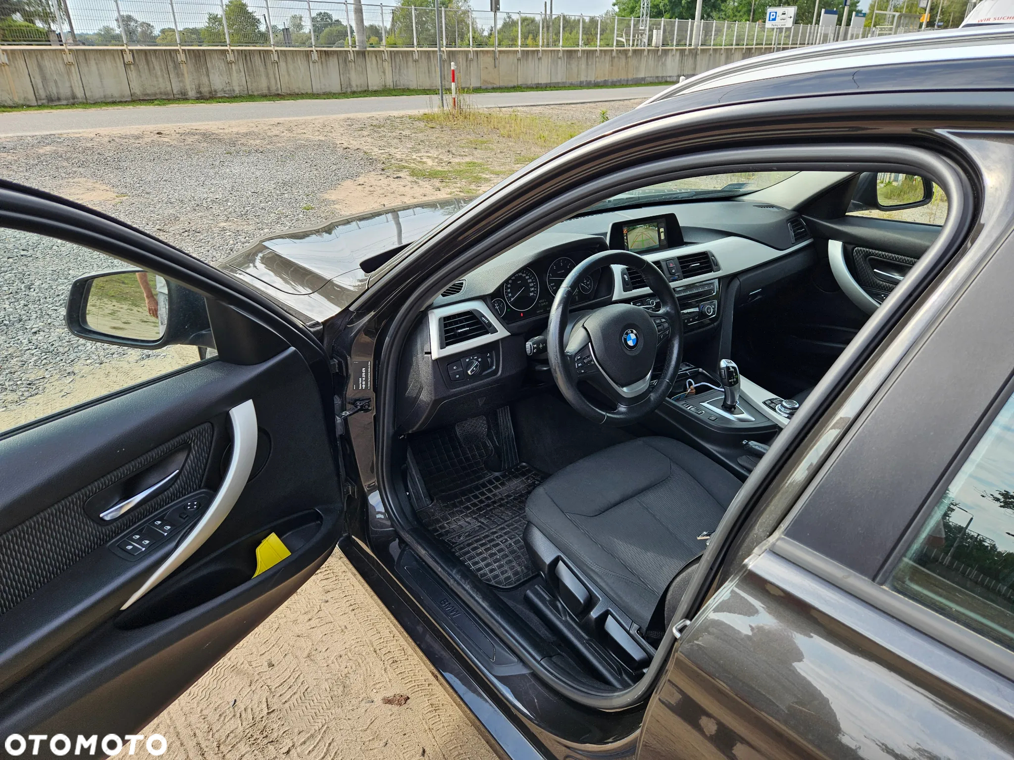 BMW Seria 3 330d xDrive - 9