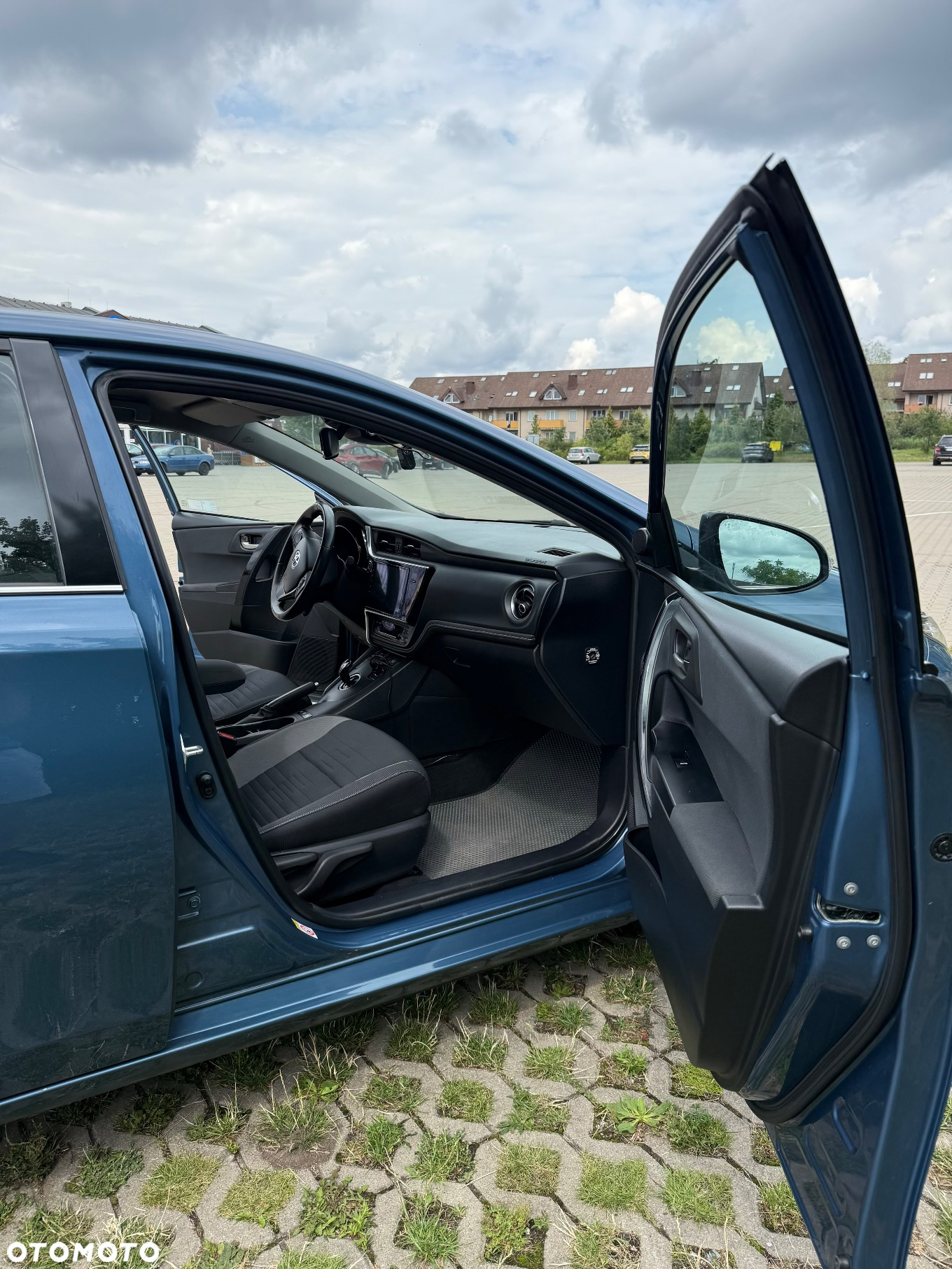 Toyota Auris Hybrid 135 Premium - 23