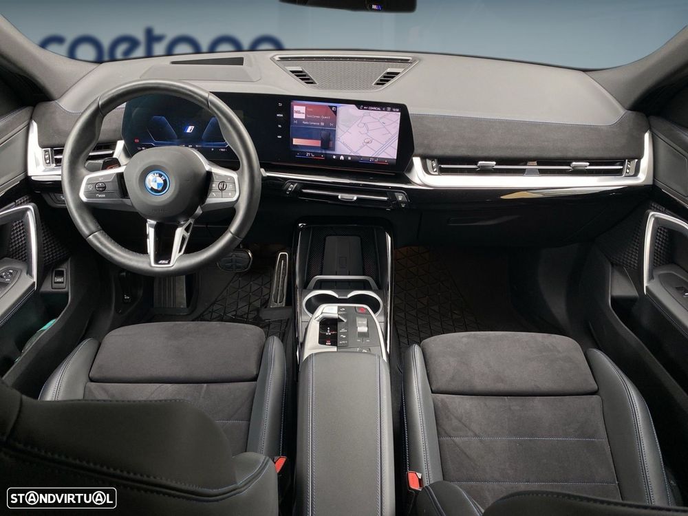 BMW iX2 eDrive20 Pack Desportivo M Pro - 4
