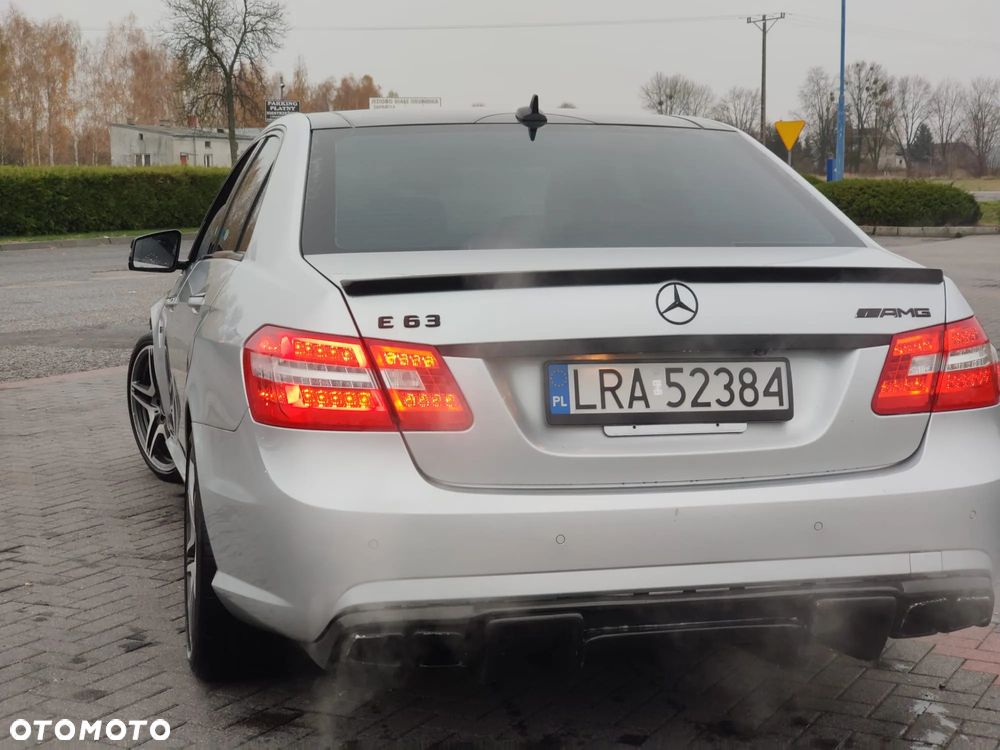 Mercedes-Benz Klasa E 63 AMG T AMG Speedshift 7G-MCT - 27