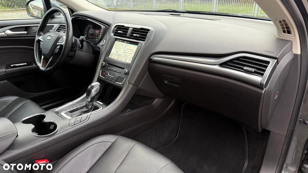Ford Mondeo 2.0 TDCi Titanium PowerShift - 28