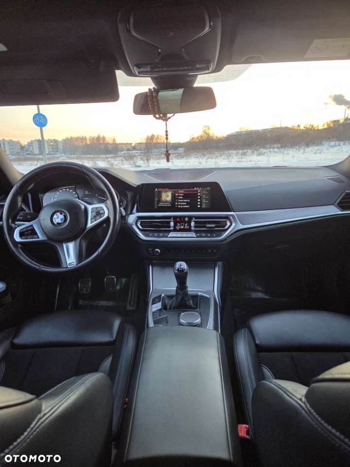 BMW Seria 3 318d M Sport Shadow - 6