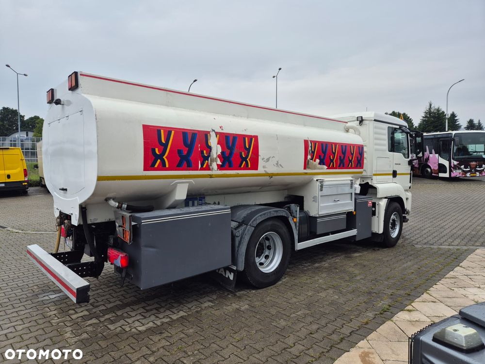 MAN TGS 18.360 / CYSTERNA / PALIWA + OLEJE / ADR / EURO 5 / 11M3 / 3 KOMORY / KABINA SYPIALNIANA / 1WŁ - 8
