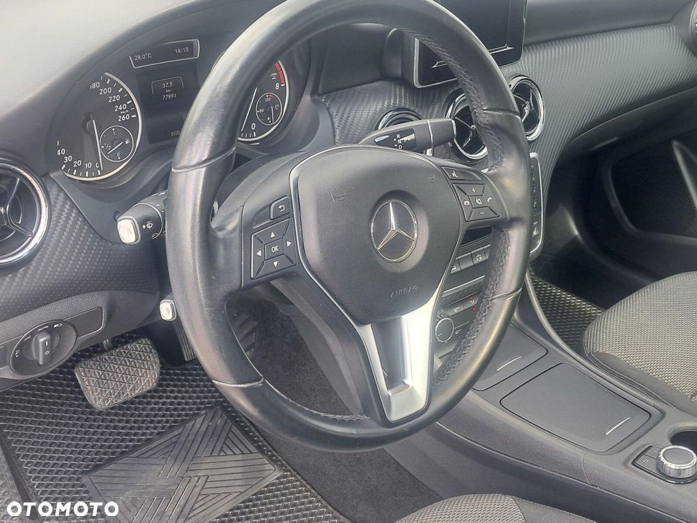 Mercedes-Benz GLA - 12