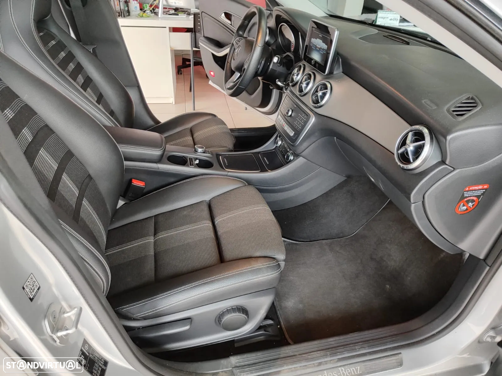 Mercedes-Benz CLA 180 CDi Urban Aut. - 16