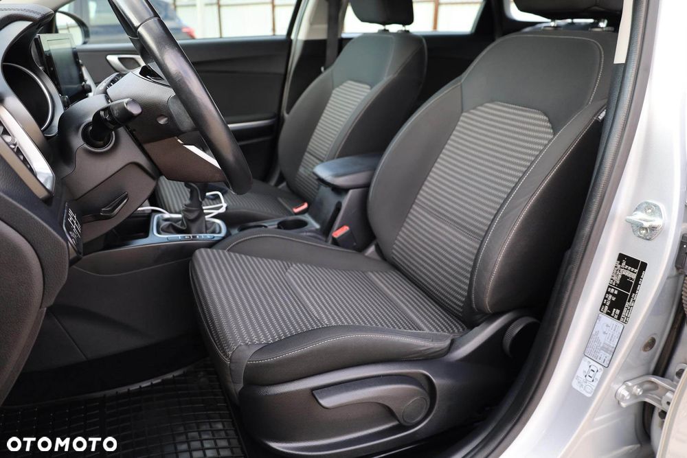 Kia Ceed 1.5 T-GDI M - 33