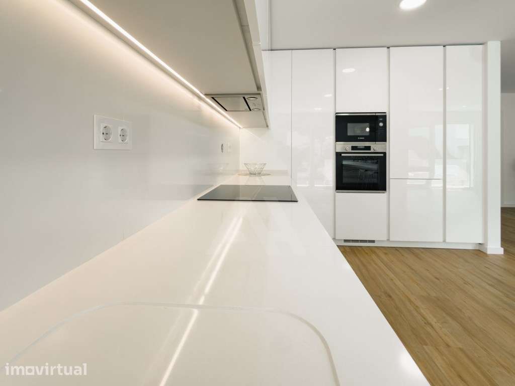 Apartamento T3 Novo na Amoreira Totalmente Mobilado - Grande imagem: 4/48