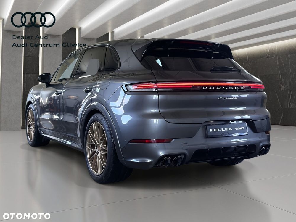 Porsche Cayenne - 7