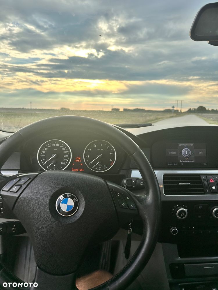 BMW Seria 5 520i - 8