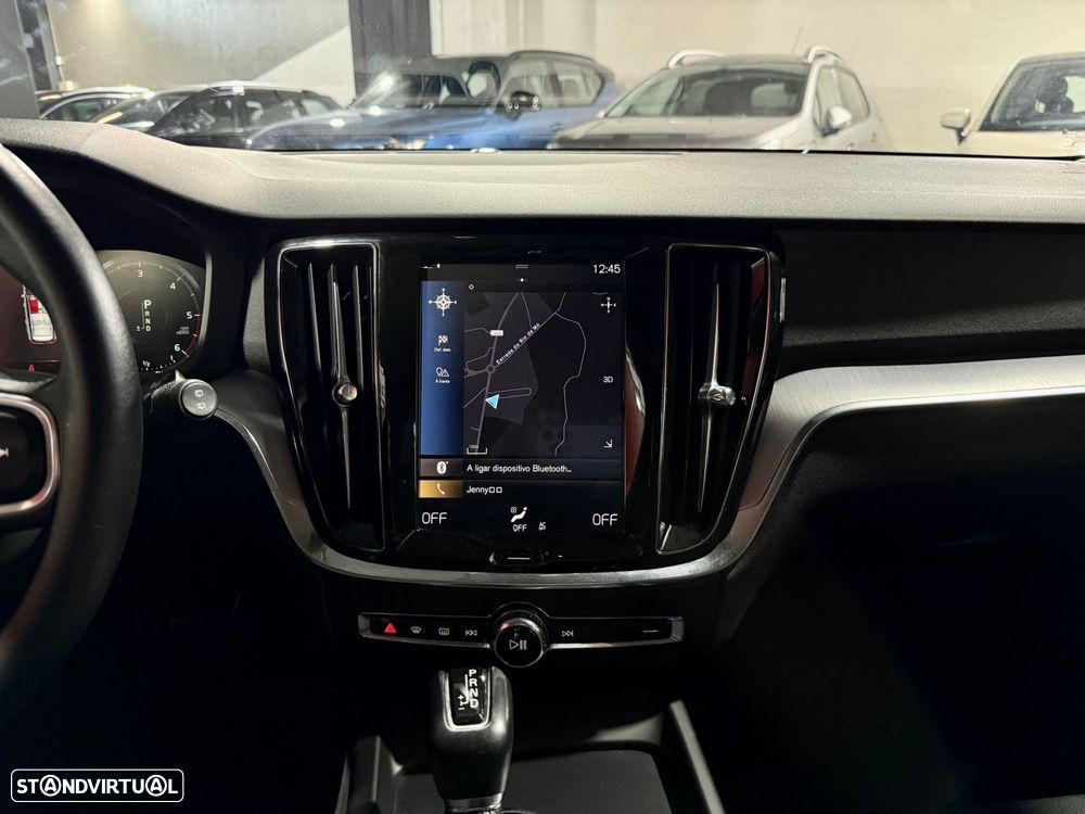 Volvo V60 2.0 D3 Momentum Plus Geartronic - 25