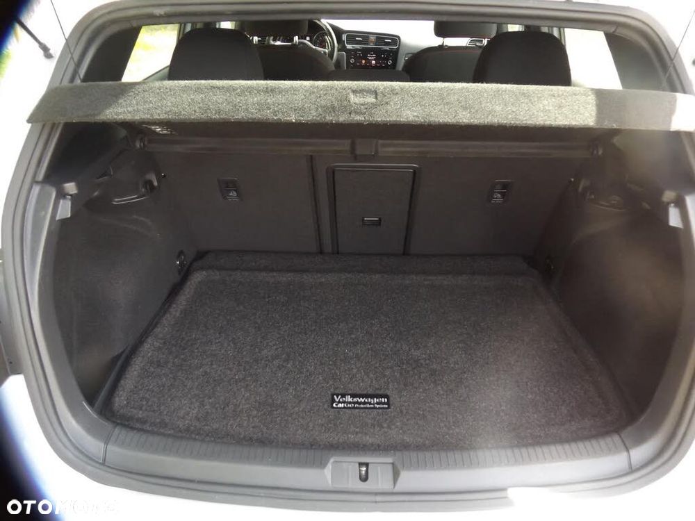 Volkswagen Golf - 12