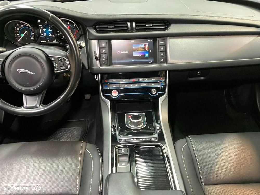 Jaguar XF Sportbrake 2.0 D Pure Aut. - 10