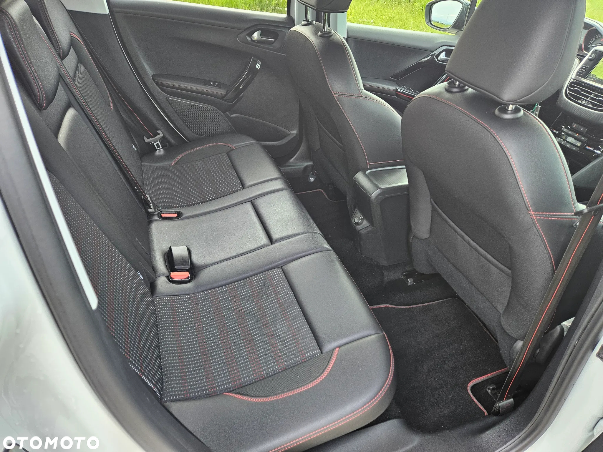 Peugeot 2008 PureTech 110 Stop&Start GT-Line Edition - 9