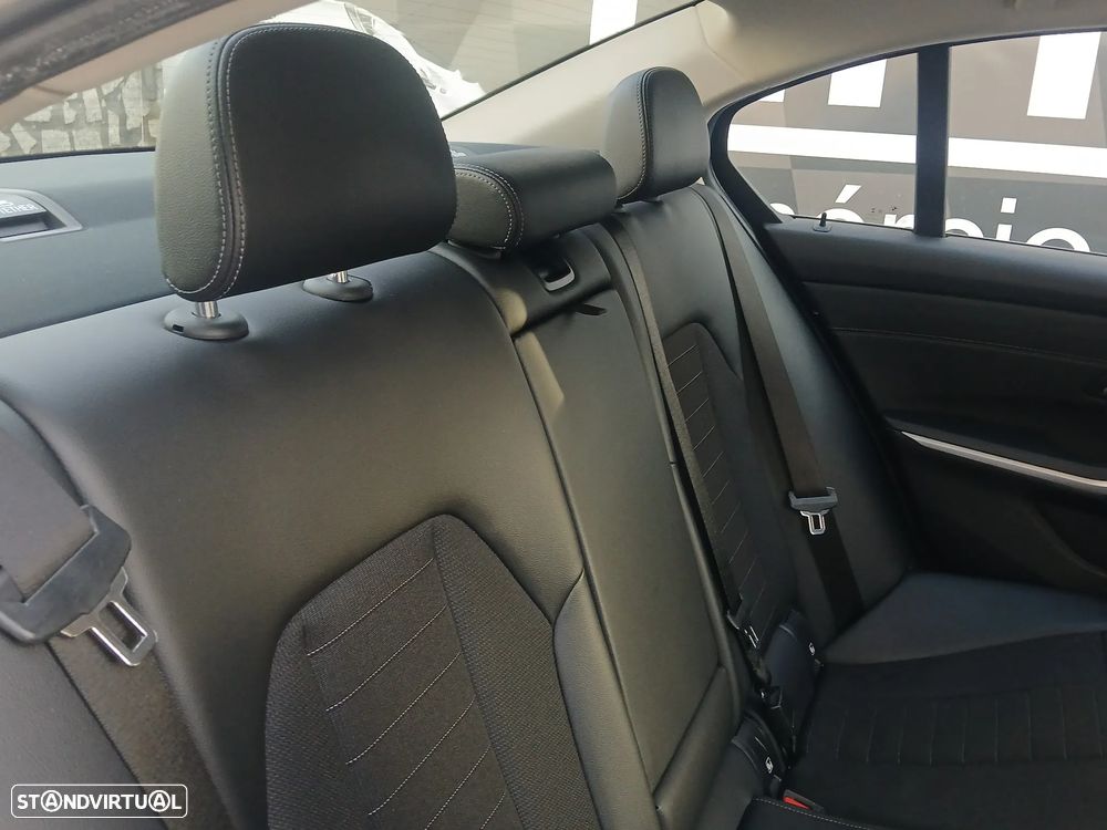 BMW 318 d Line Sport Auto - 20