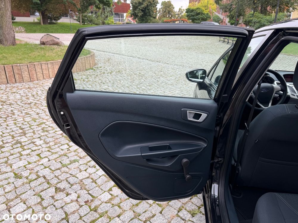 Ford Fiesta 1.25 Titanium X - 31