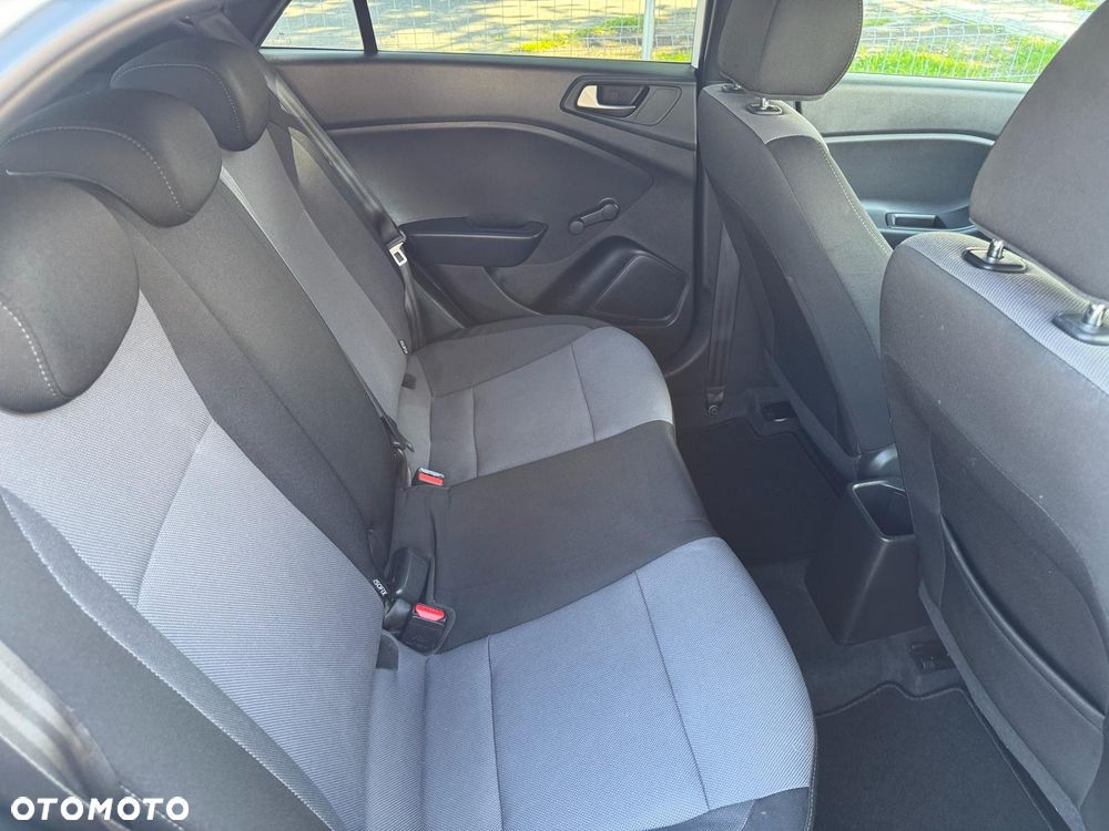 Hyundai i20 1.2 Passion - 16