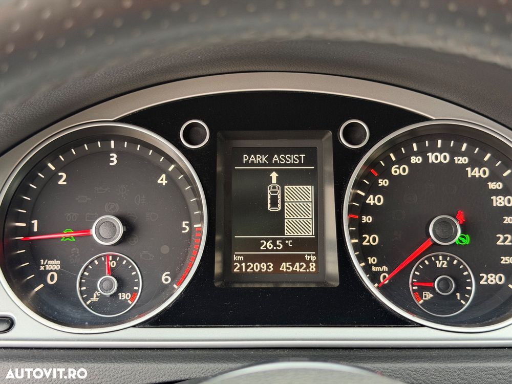 Volkswagen Passat - 29