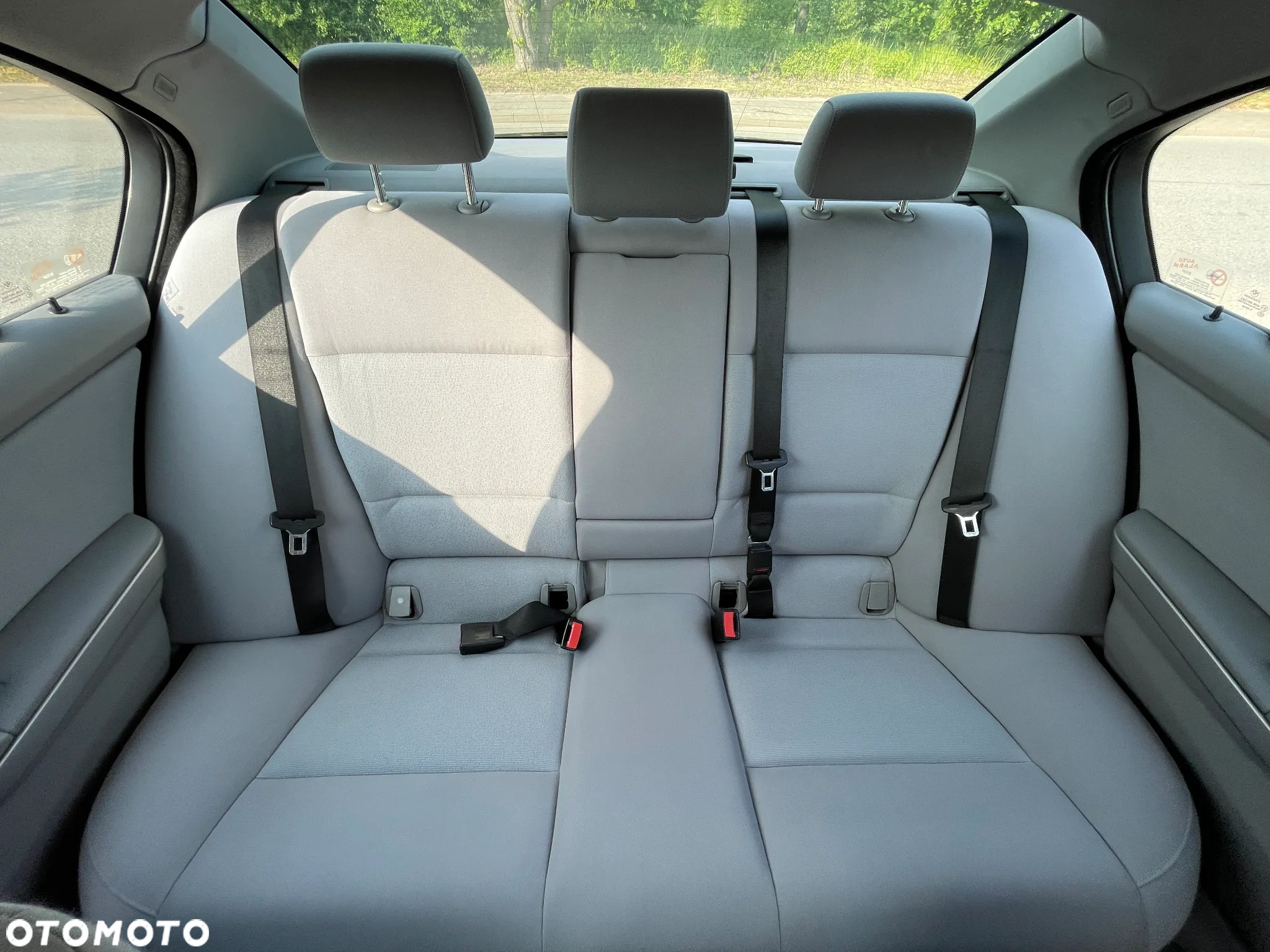 BMW Seria 3 318i - 27