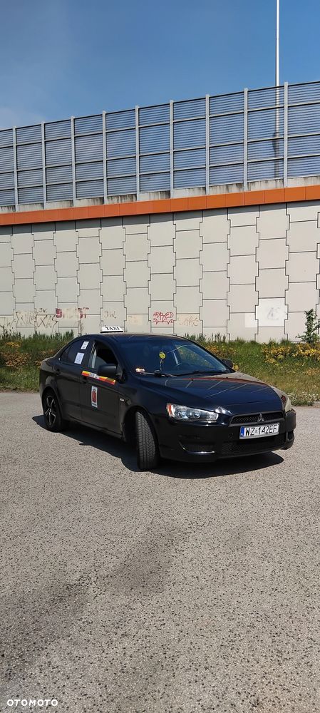 Mitsubishi Lancer 1.6 Inform - 1