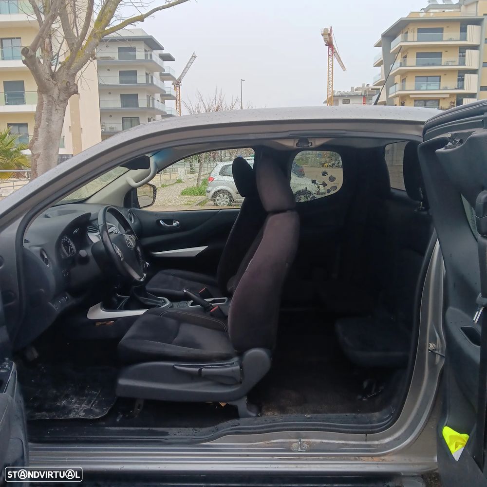 Nissan Navara 2.3 dCi CD 4WD Tekna - 8