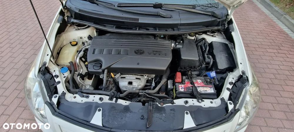 Toyota Auris 1.33 VVT-i Edition - 16