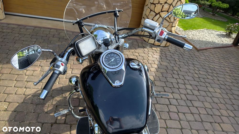 Suzuki Intruder - 7