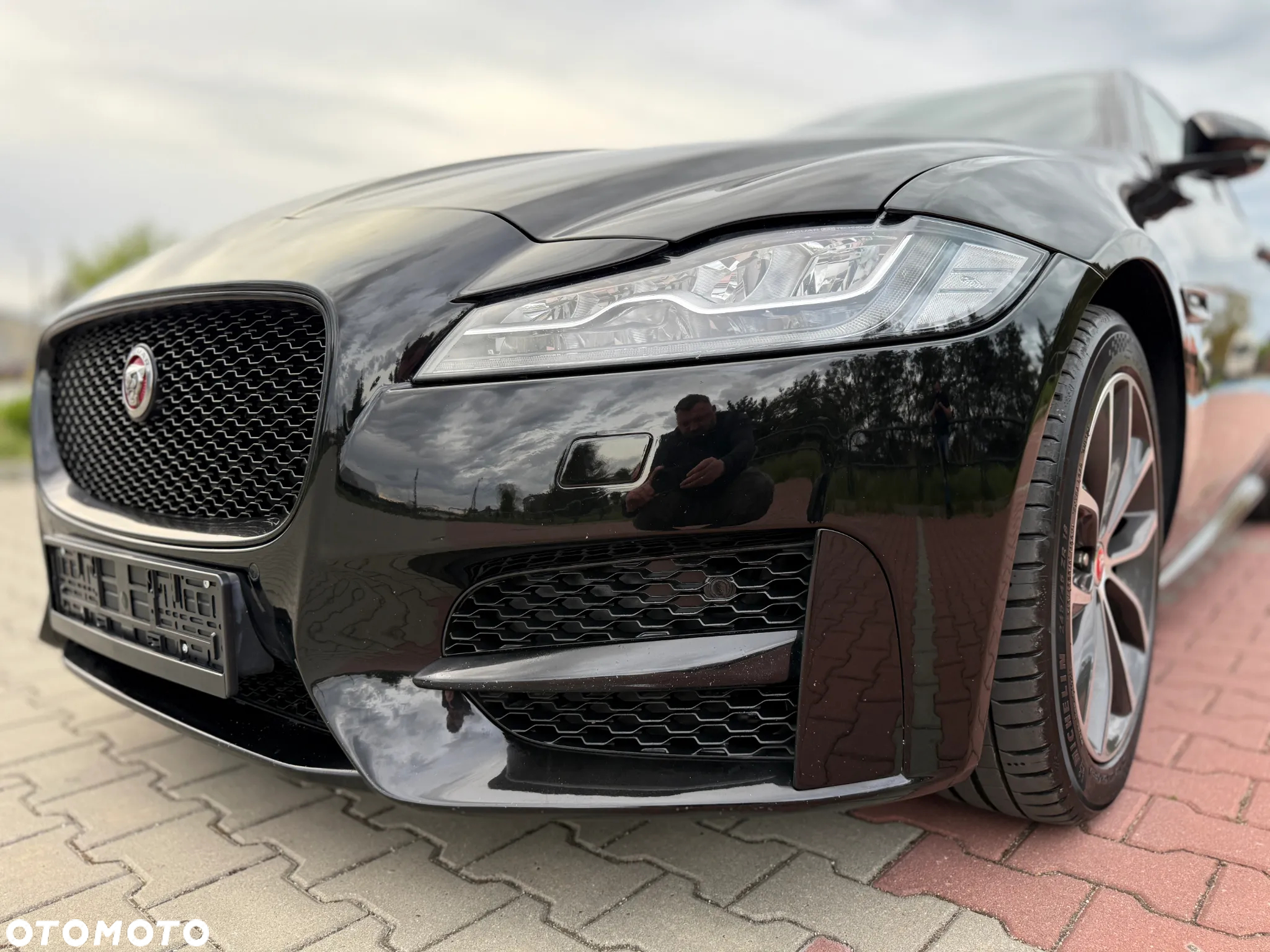 Jaguar XF 2.0 i4D R-Sport - 16