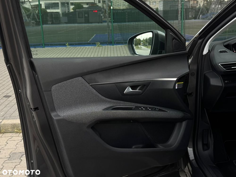 Peugeot 5008 PureTech 130 EAT8 Stop & Start Roadtrip - 30