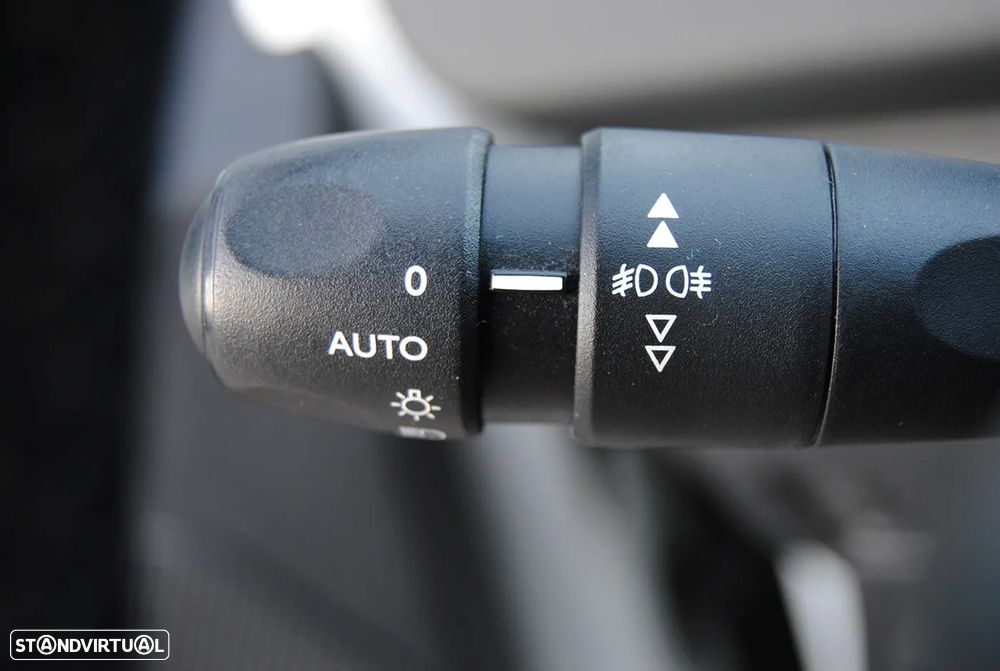 Peugeot 208 155 THP Allure - 29