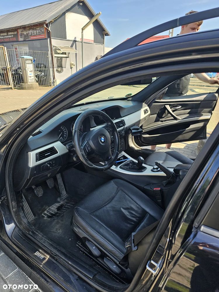BMW Seria 3 318d - 16