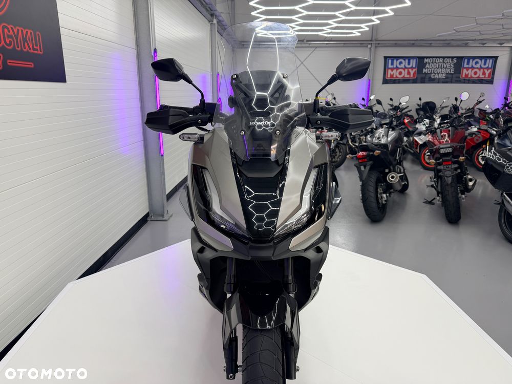 Honda ADV350 - 38