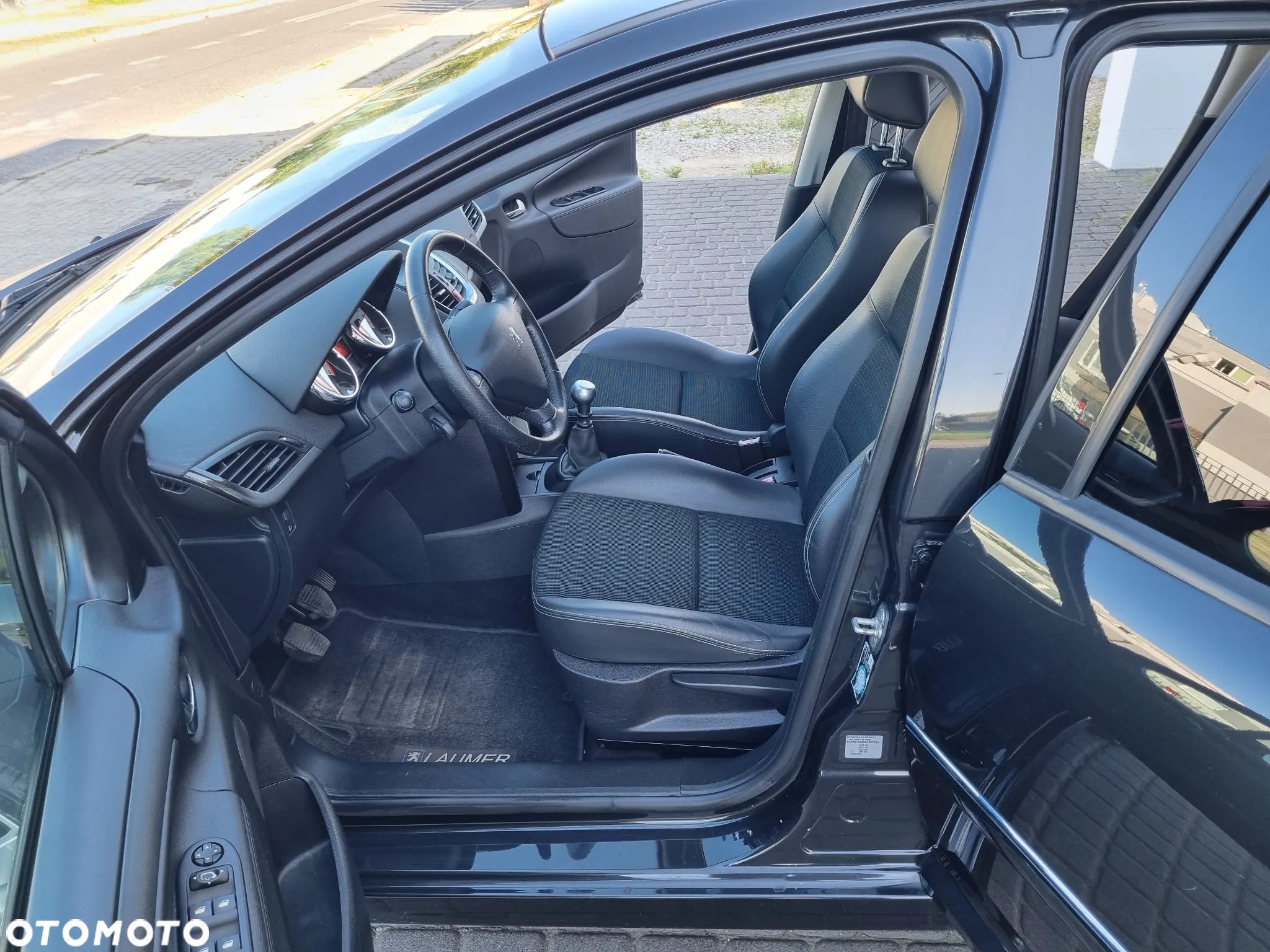 Peugeot 207 110 HDi FAP (Blue Lion) Platinum - 5