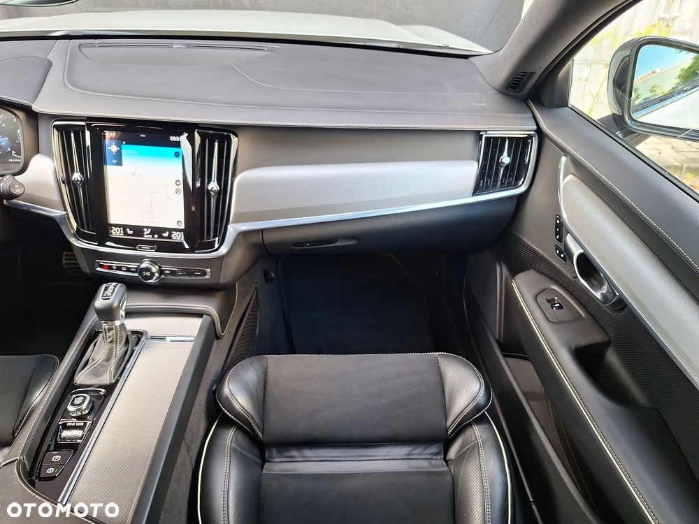 Volvo V90 D4 R-Design - 29