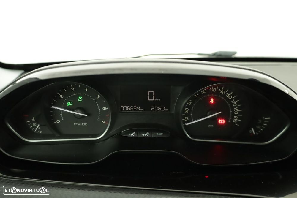 Peugeot 208 1.2 PureTech Signature - 16