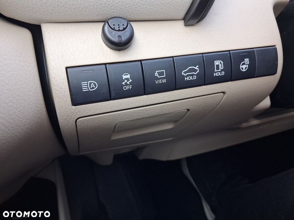 Toyota Camry 2.5 Hybrid Executive CVT - 16