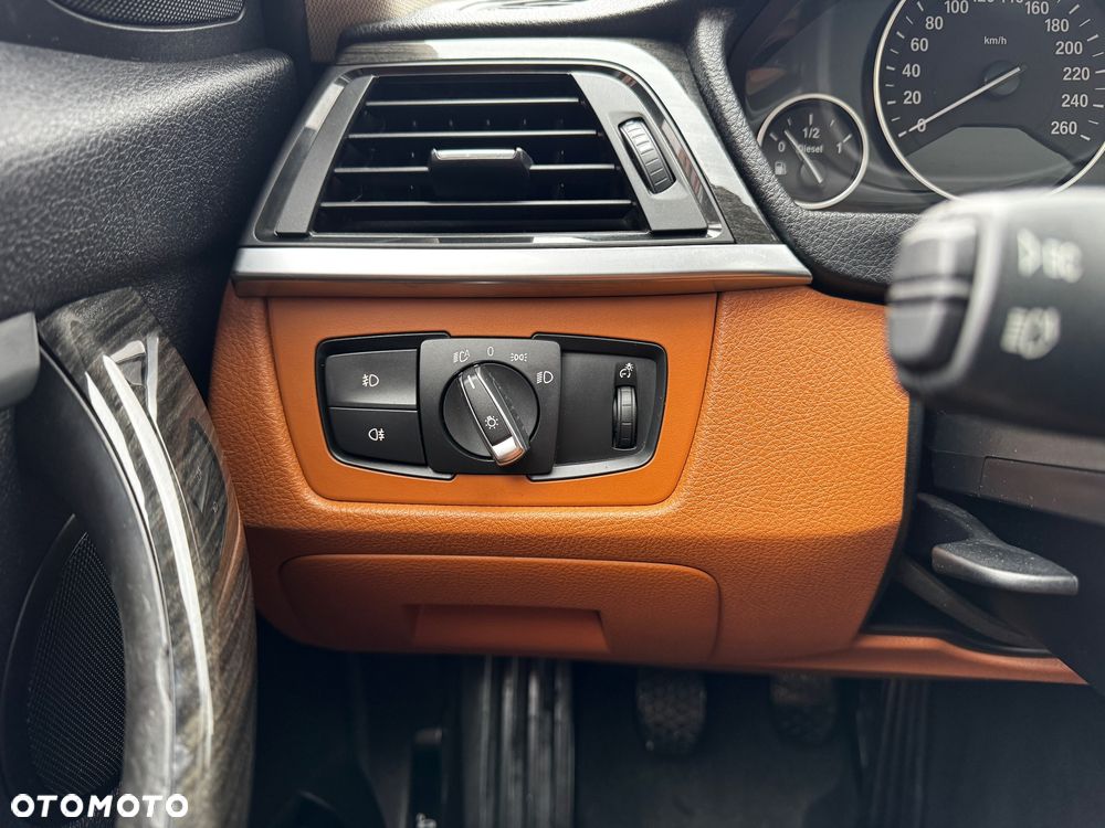 BMW Seria 3 320d Luxury Line EU6 - 17