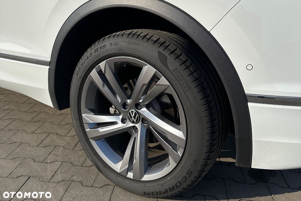 Volkswagen Tiguan - 12